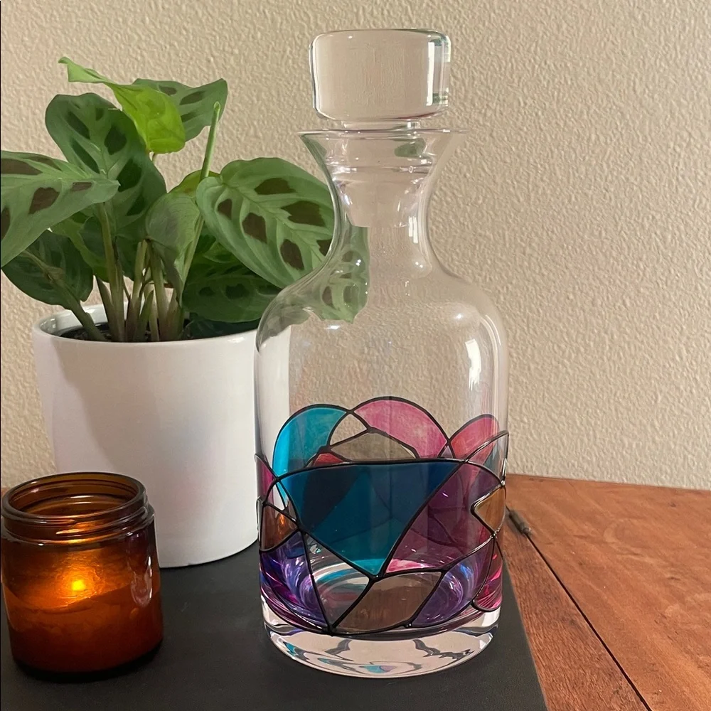 The Wine Savant Hand-Painted Decanter – Renaissance Inspired – 750ml